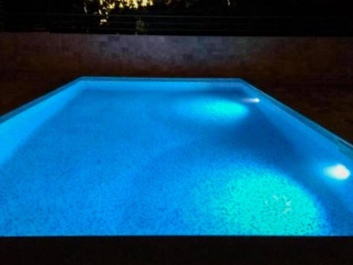 Appealing In With Shared Pool * Makarska