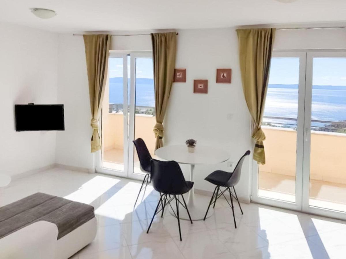 Appealing In With Shared Pool Apartman