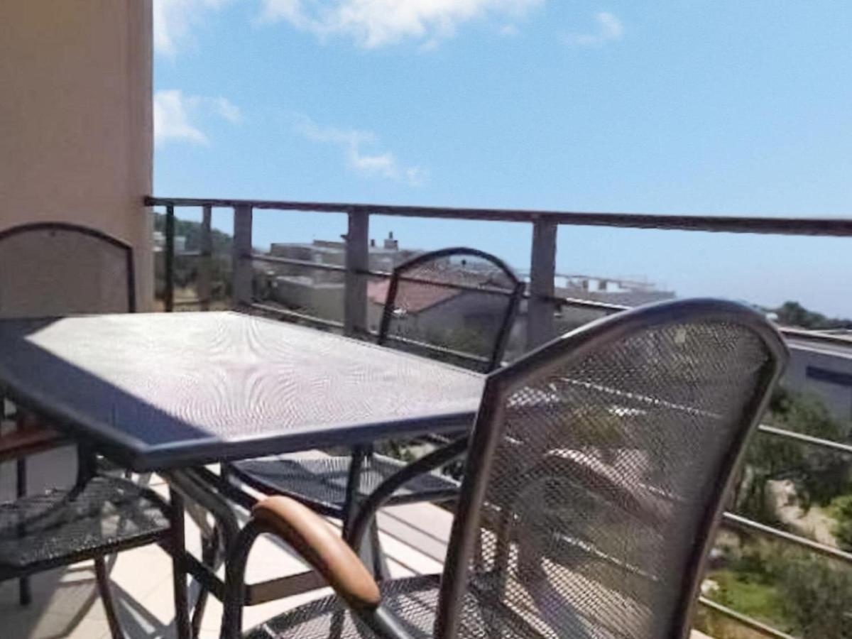 Apartman Appealing In With Shared Pool